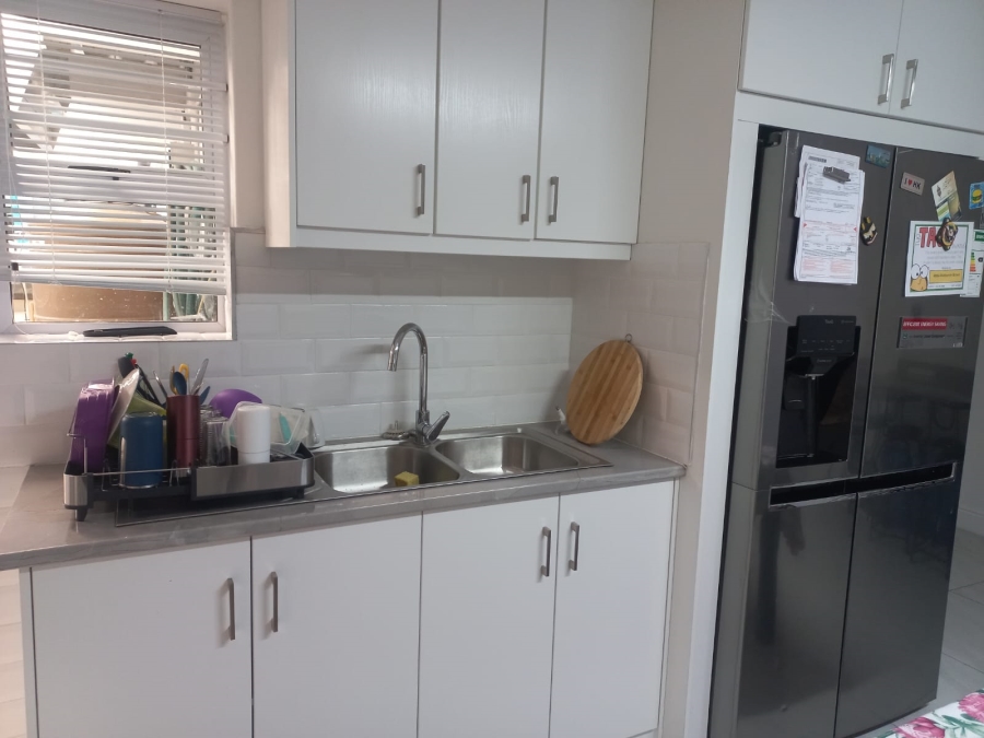 3 Bedroom Property for Sale in Portlands Western Cape